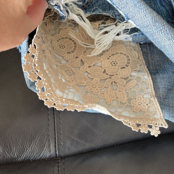 American Eagle Shorts Size 4 - Picture 4 of 5